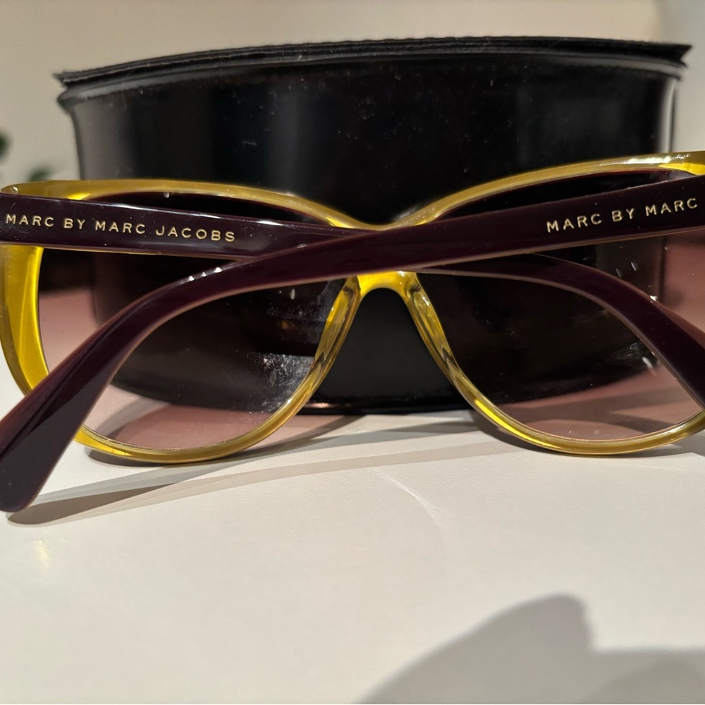 AUTHENTIC MARC BY MARC JACOBS SUNGLASSES OVERSIZED MMJ128/S with case